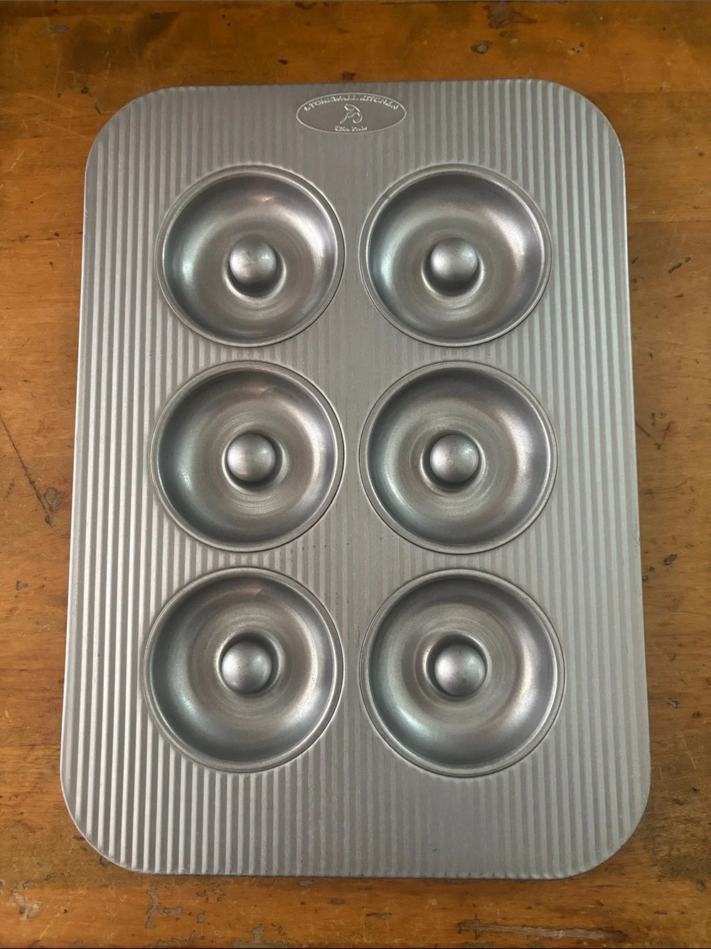 Stonewall Kitchen USA Pan 6 well donut mold